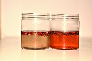 北京市场发现染色花椒 泡水后水变红